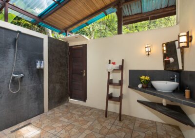 Ocean Front Cottage Bathroom