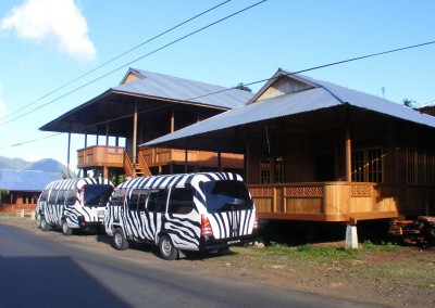 Housebuilding in Woloan