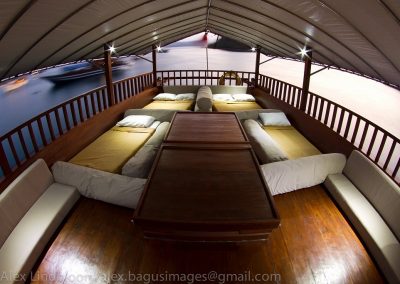 Upper deck sleeping arrangement