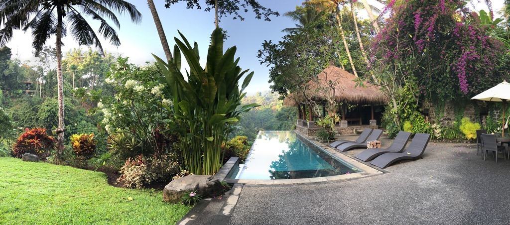Alam Batu Beach Bungalow Resort Bali