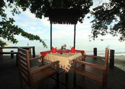 Dining by the beach