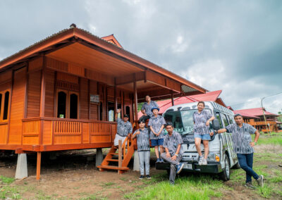 Woloan Traditional Housebuilding