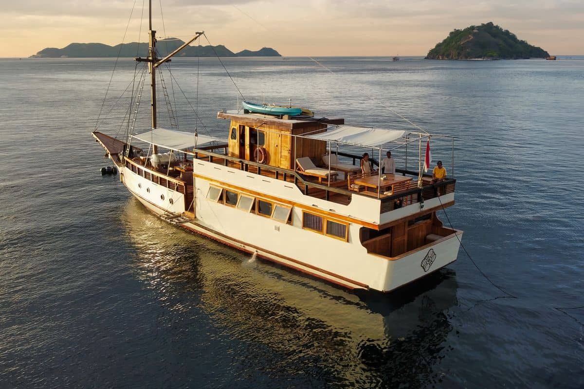 Kelana Liveaboard Kelana Liveaboard